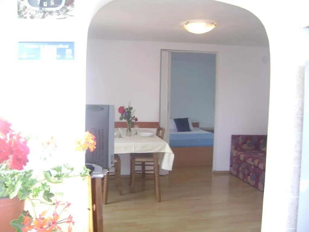 Apartment Nada Banjole 0*,  Κροατία